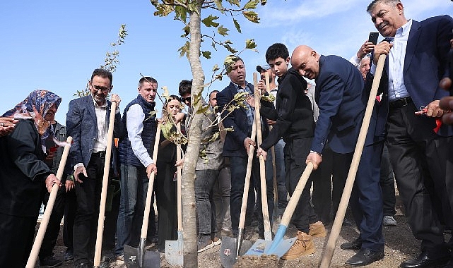 100. Yıl İmza Ormanı Fidan Dikme Merasimi Keçiören’de gerçekleştirildi