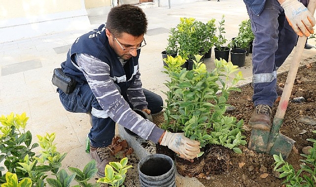 Büyükşehir’den Ulaşlı Camii’ne estetik meydan