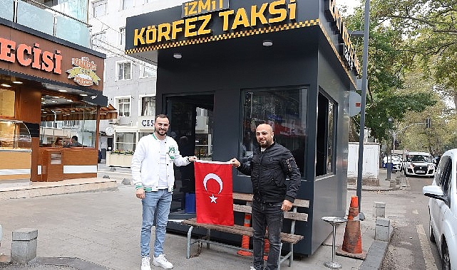 Cumhuriyetin 100. yılında Kocaeli kırmızı beyaz