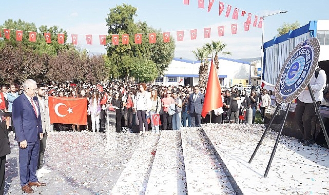 Ege Üniversitesinde “Cumhuriyetin 100 Yılı Anıtı” merasimle açıldı