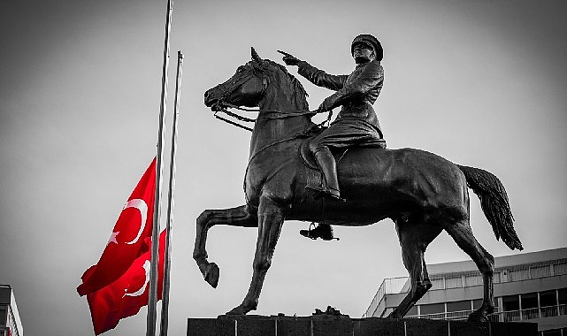 İzmir’de 100 yılın kutlaması