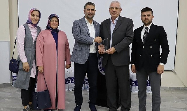Kandıra Belediye Lideri Turan 31 emekli çalışanı ile bir ortaya geldi