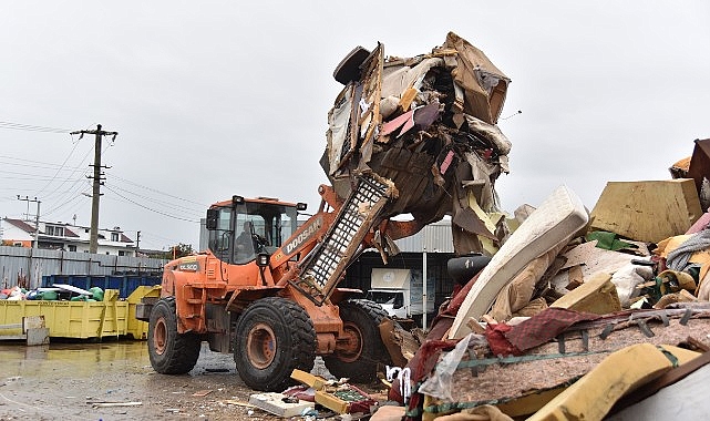 Kartepe’de 30 günde 50 ton iri hacimli atık toplandı