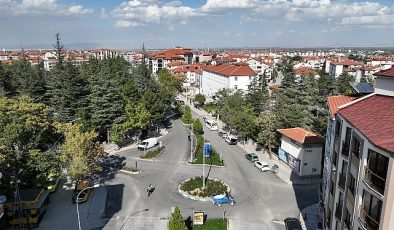 LİDER ALTAY: “Akşehir Merkezdeki Caddeleri Sıcak Asfaltla Donatıyoruz”
