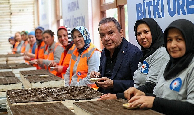 Lider Böcek’ten işçisine 100. Yıl ikramiyesi