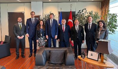 Lider Soyer Brüksel’de temaslarda bulundu