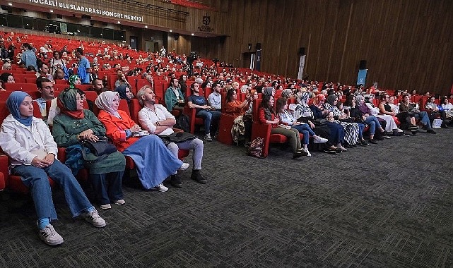 Sayar: Biz de Dünyaya Form Veriyoruz
