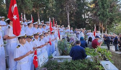 Şehit Deniz Akdeniz Kabri Başında Dualarla Anıldı