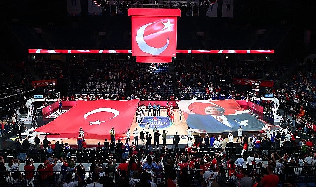 Anadolu Efes, Cumhuriyetimizin 100. Yılını Taraftarlarıyla Kutladı