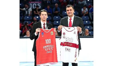 Anadolu Efes, cumhuriyet’imizin 100.yılını taraftarlarıyla kutladı