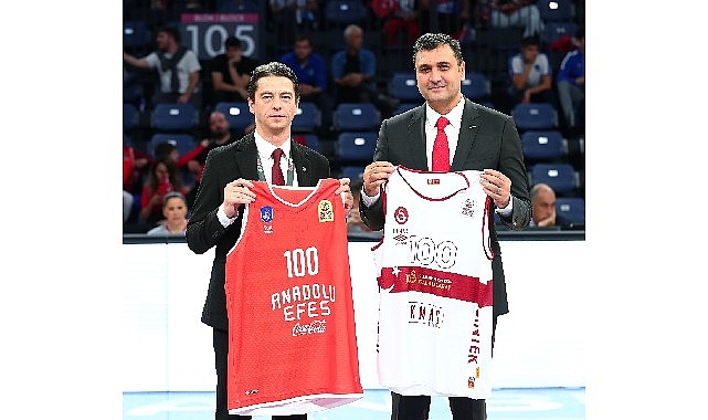 Anadolu Efes, cumhuriyet’imizin 100.yılını taraftarlarıyla kutladı