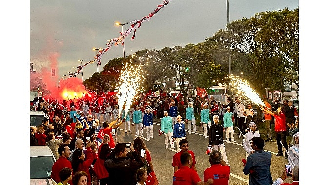 Avcılar Tarihinin En Kalabalık Cumhuriyet Korteji