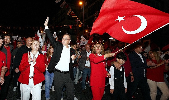 Beylikdüzü’nde binlerce kişi 100. Yıl için yürüdü