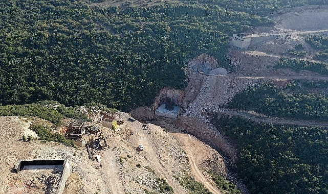 Dilovası Hastane yolunda köprü ayakları yükseliyor