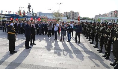 Edremit’te Cumhuriyet’in 100. Yılı coşkuyla kutlandı