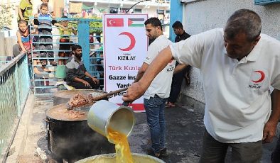 Gazın Bittiği Gazze’de Kızılay Yemekleri Odun Ateşiyle Pişiriyor