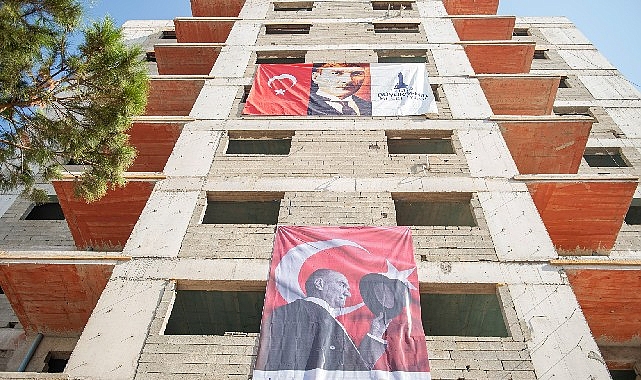 İzmir sarsıntısında hayatını yitirenler unutulmadı