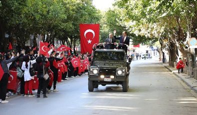 Konya Büyükşehir Konya’nın Caddelerini Ulu Bayrağımızla Donattı