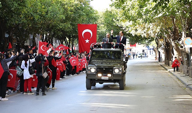 Konya Büyükşehir Konya’nın Caddelerini Ulu Bayrağımızla Donattı