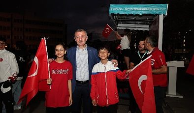 Lider Büyükakın: Türkiye Cumhuriyeti devleti ebediyen payidar olacaktır