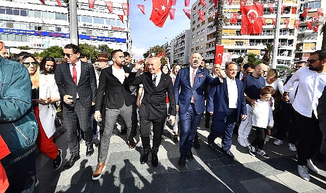 Lider Soyer: “Biz İzmir’iz biz Cumhuriyetiz”