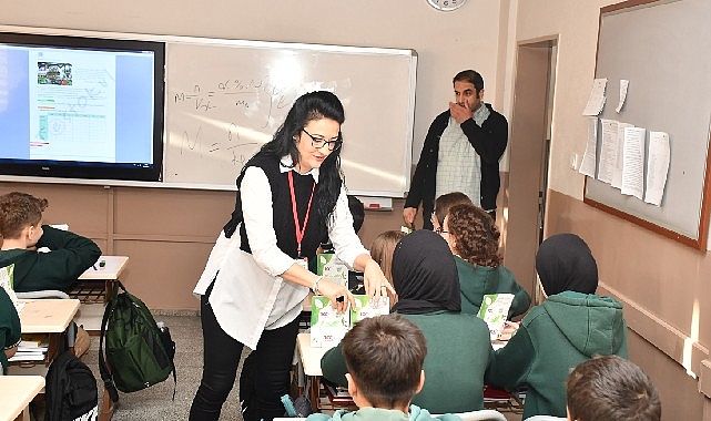 Lider Usta’dan 100.yılda tüm öğrencilere manalı armağan