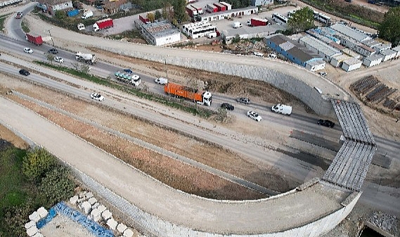 Solaklar kavşağı mimarisiyle dikkat çekiyor